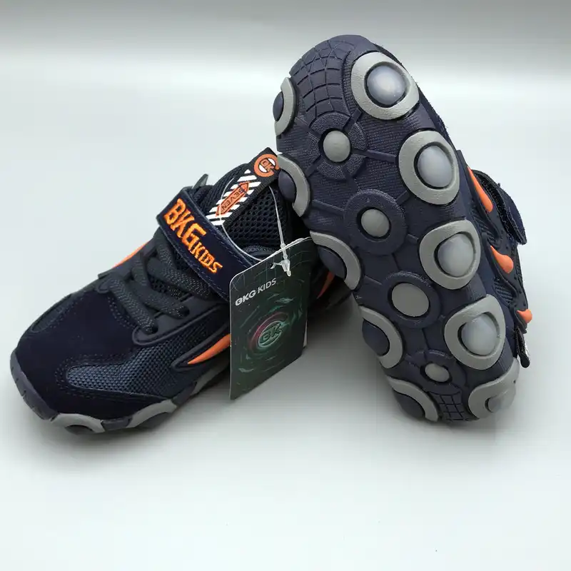 کفش پیاده روی بی کی جی کیدز مدل چراغ دار کد 411