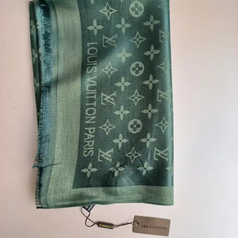 شال زنانه  مدل ژاکارد لمه دار براق شاینی کد 31