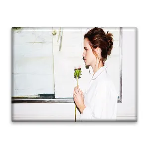کاشی اطلس آبی طرح بازیگر اما شارلوت واتسون مدل L6394