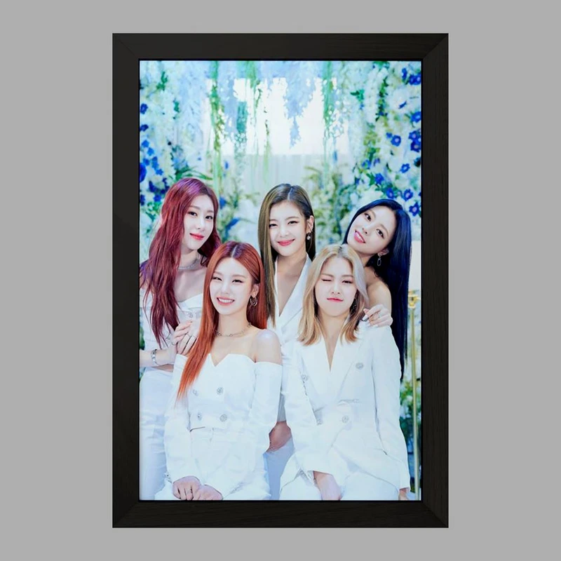 تابلو خندالو مدل گروه ایتزی ITZY  کد 12439