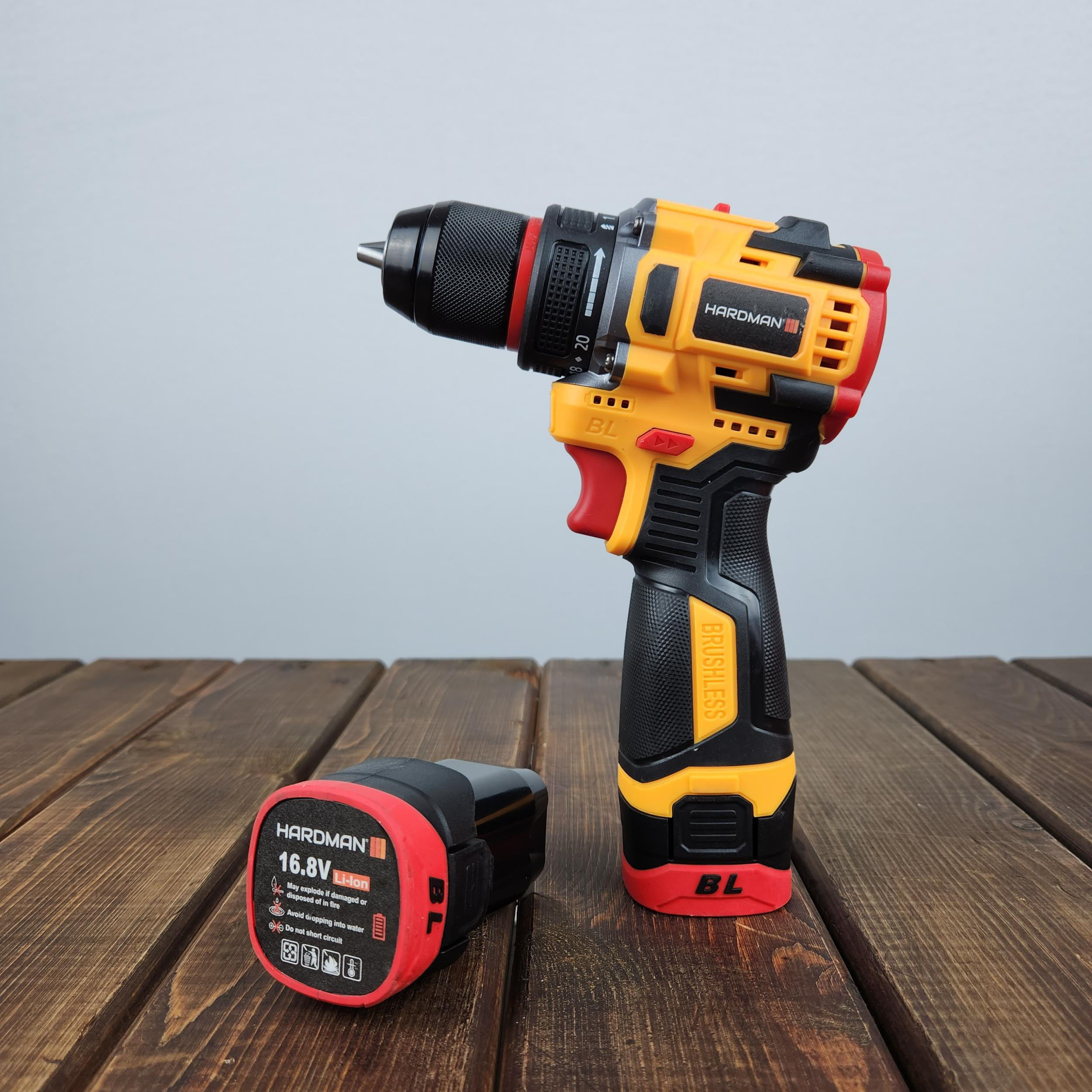 دریل پیچ گوشتی شارژی صنعتی هاردمن کد 16.8v براشلس دریل پیچ گوشتی شارژی صنعتی هاردمن کد 16.8v براشلس