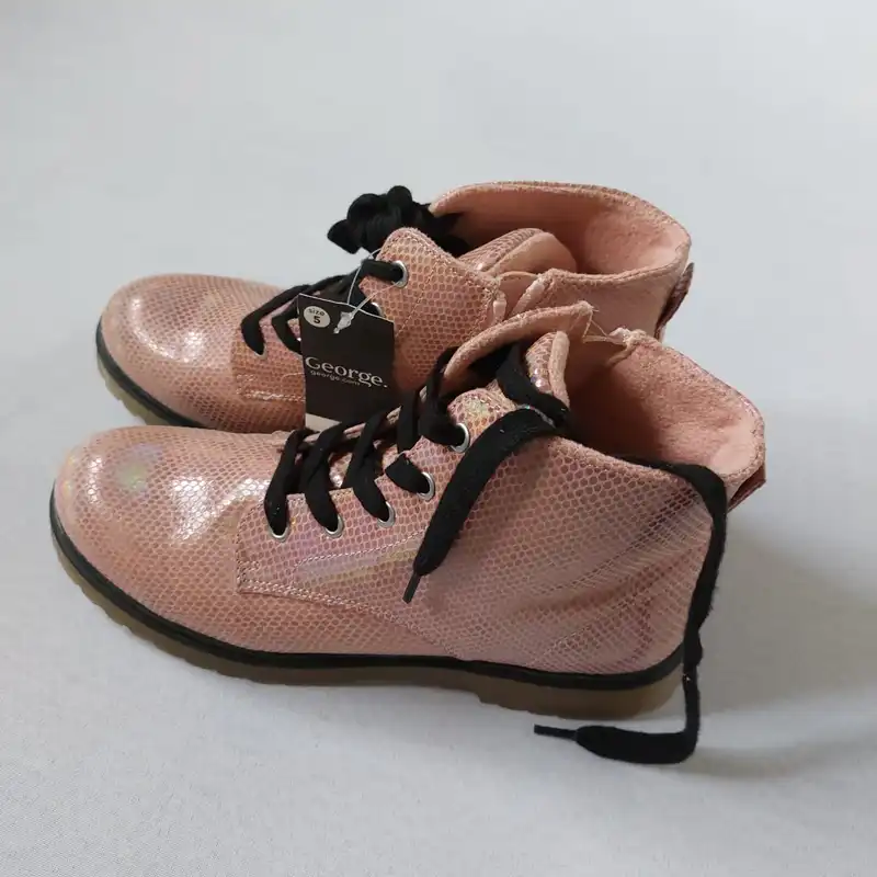 نیم بوت دخترانه جورج مدل پوست ماری براق رنگ صورتی