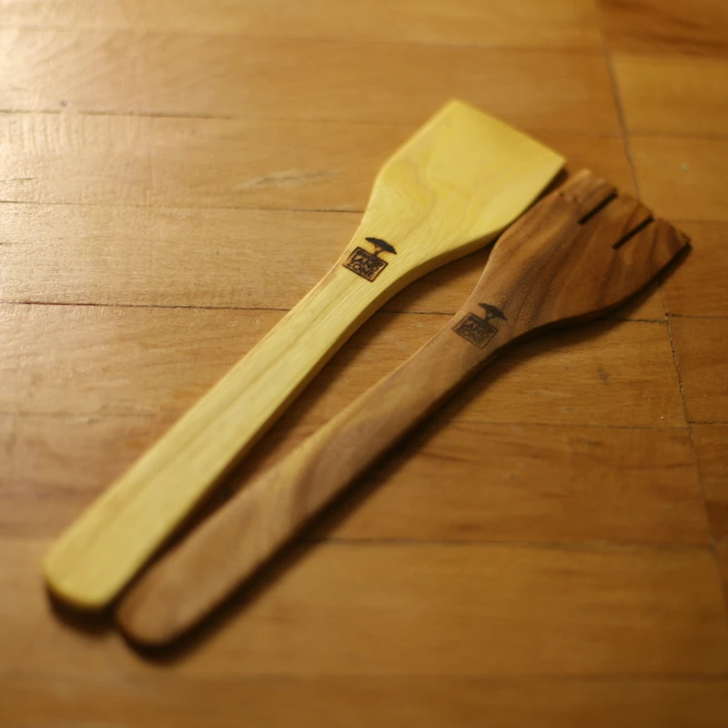 عکس شماره 10 : کفگیر چوبی وودلند مدل همه کاره بسته 2 عددی