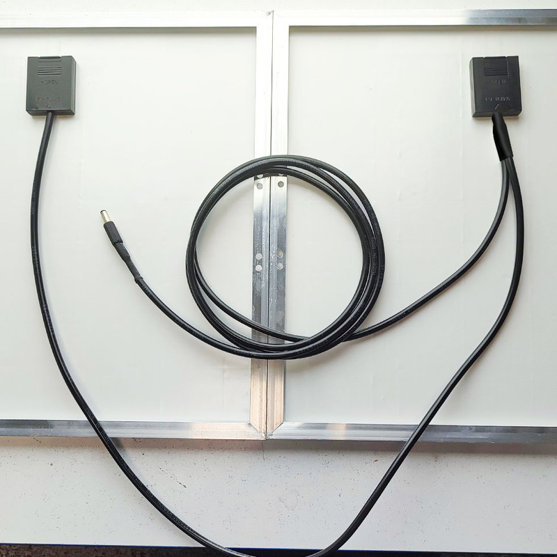 سیستم روشنایی و پاوربانک خورشیدی مدل w25*2 اسپیکردار ظرفیت 300 وات