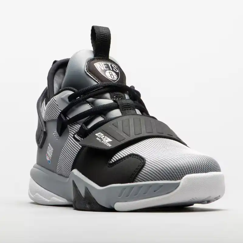 کفش راحتی تاراماک مدل NBA BROOKLYN