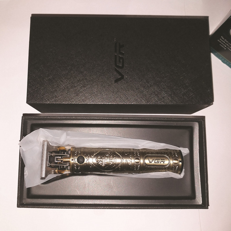 ماشین اصلاح موی سر و صورت وی جی ار طرح ناخدا مدل 085