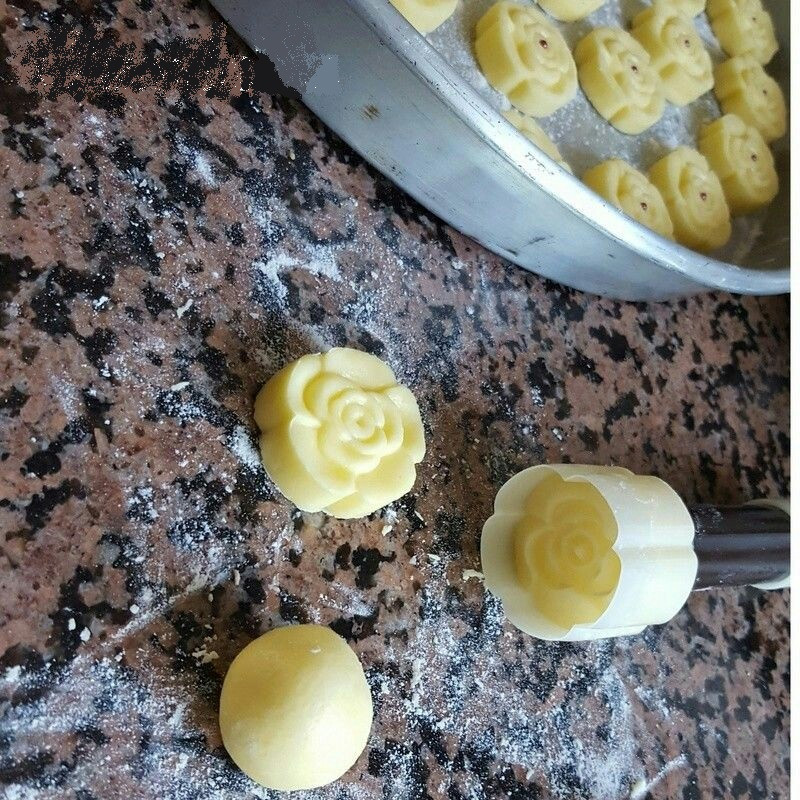 کاتر شیرینی پزی بهگز مدل گل رز
