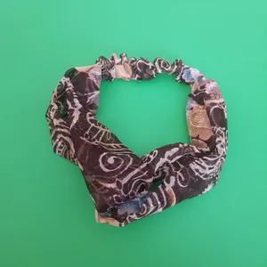 هدبند زنانه مدل ابر و بادی