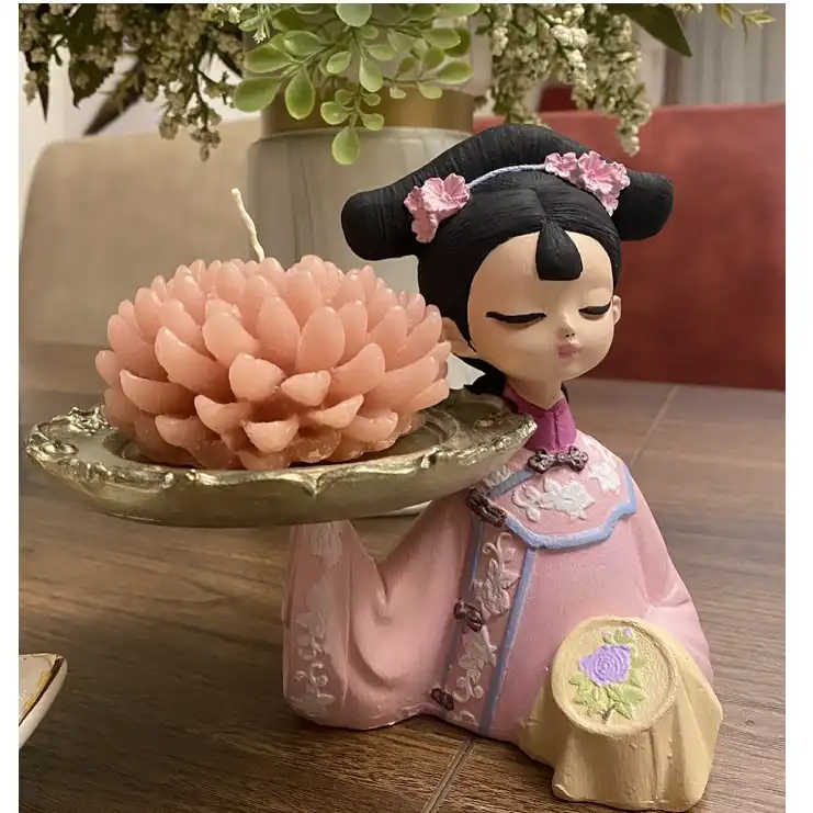 مجسمه مدل دختر سینی به دست