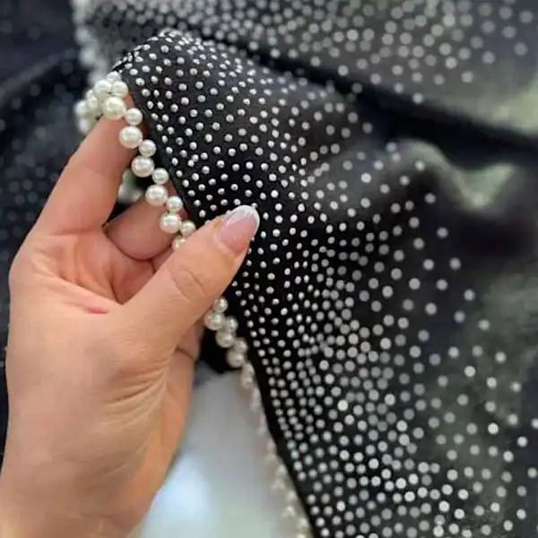 روسری زنانه مدل کوپرا نگین مرواریدی