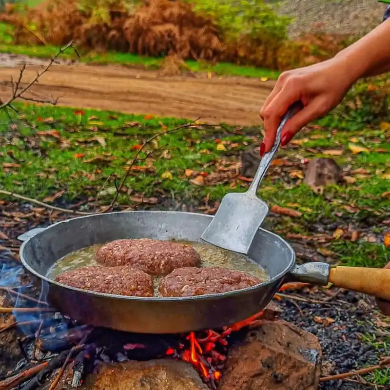 تابه سفری مدل روسی طرح دسته چوبی کمپر