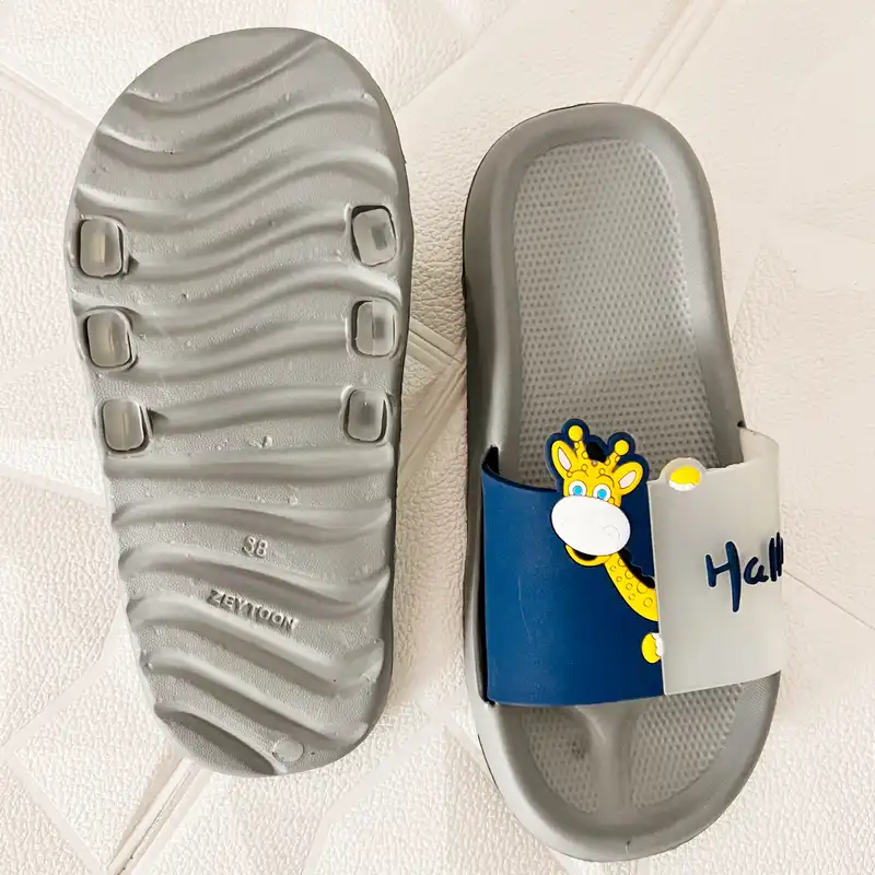 دمپایی زنانه مدل زرافه 10000005