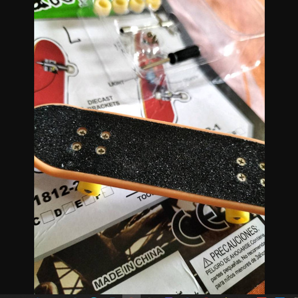 اسکیت بورد انگشتی اسکیت پارک مدل حرفه ای