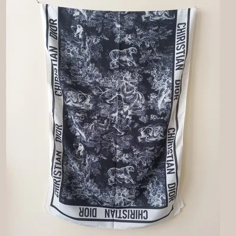 شال زنانه مدل نخی تابستانی حاشیه ساده طبیعت و جنگل کد 26