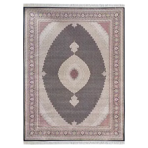 فرش ماشینی 700 شانه فرش مشهد زمینه سرمه‌ای حاشیه لاکی مدل 722834