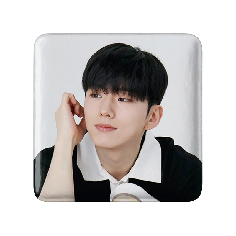 مگنت خندالو طرح کیهیون گروه مانستا اکس MONSTA X  مدل مربعی کد 21152