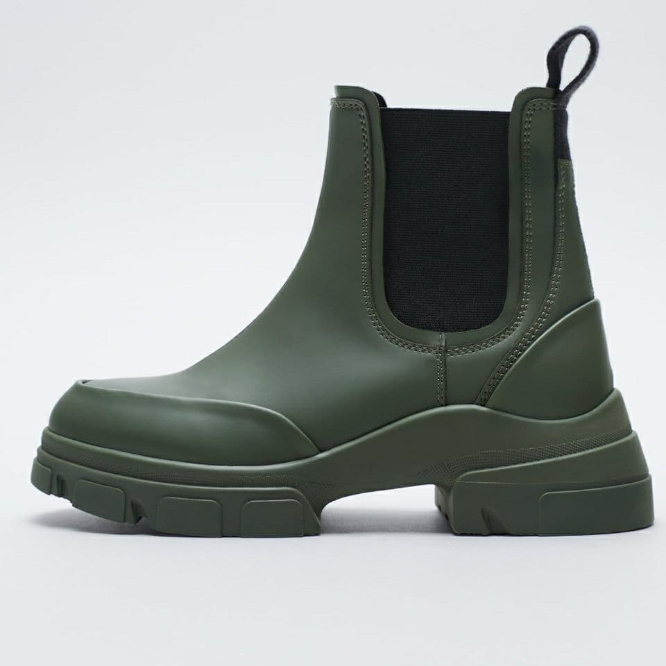 rubberised flatform ankle boots