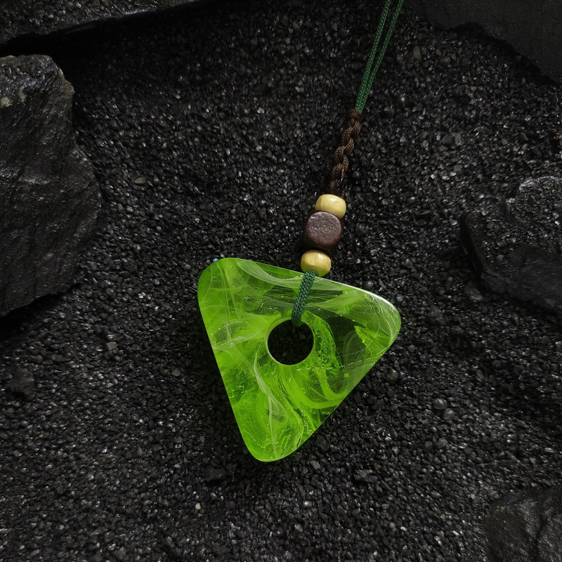 گردنبند مدل رزین کورالین گردنبند مدل رزین کورالین