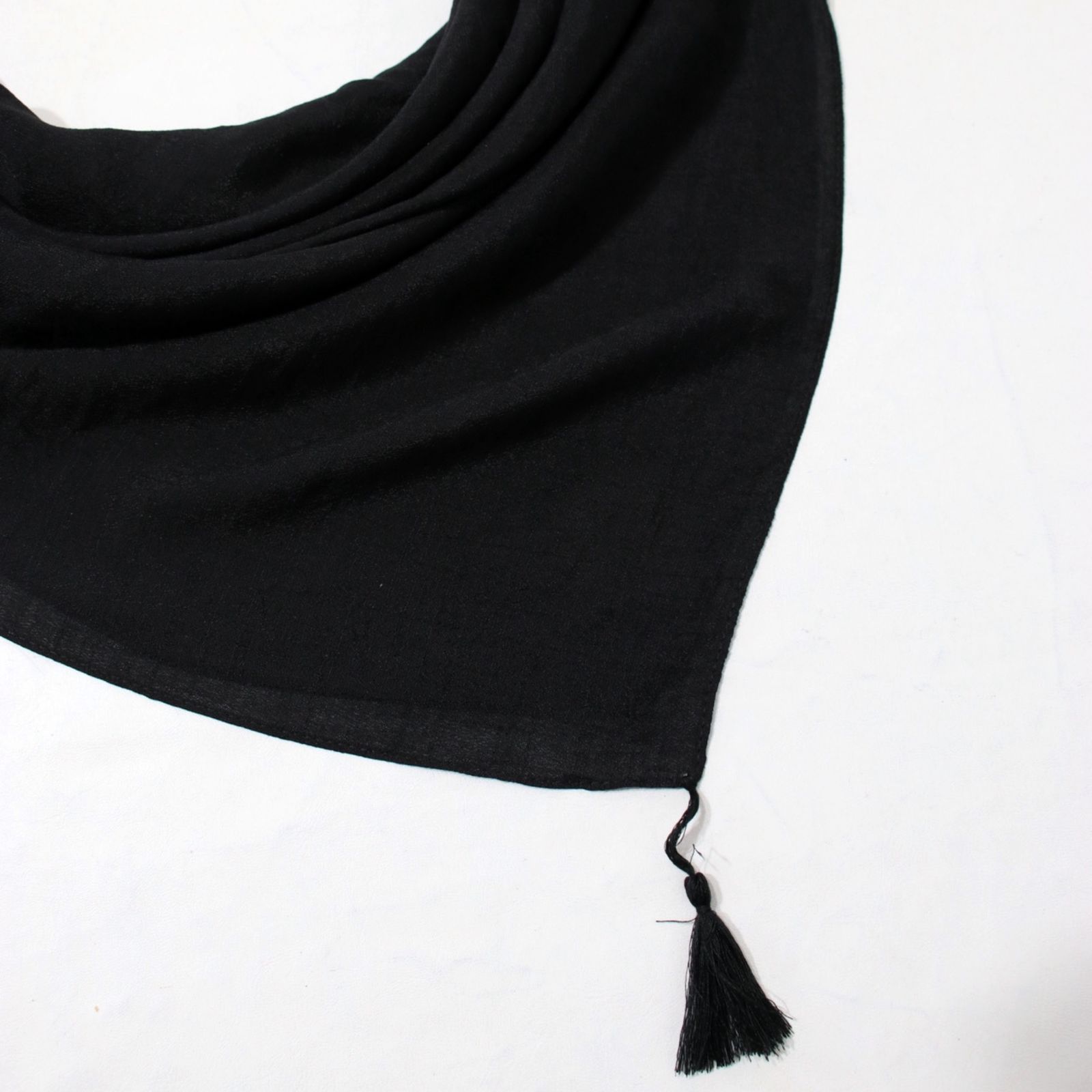 روسری زنانه مدل نخی ساده قواره 140 منگوله دار کد ana-4097 -  - 5