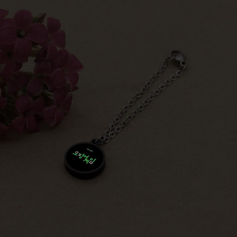 آویز ساعت زنانه ناکسیگو مدل شب تاب طرح اسکوئید گیم کد AW8783 آویز ساعت زنانه ناکسیگو مدل شب تاب طرح اسکوئید گیم کد AW8783