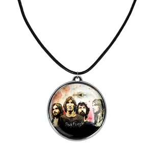 گردنبند خندالو مدل گروه Pink Floyd کد 32523245