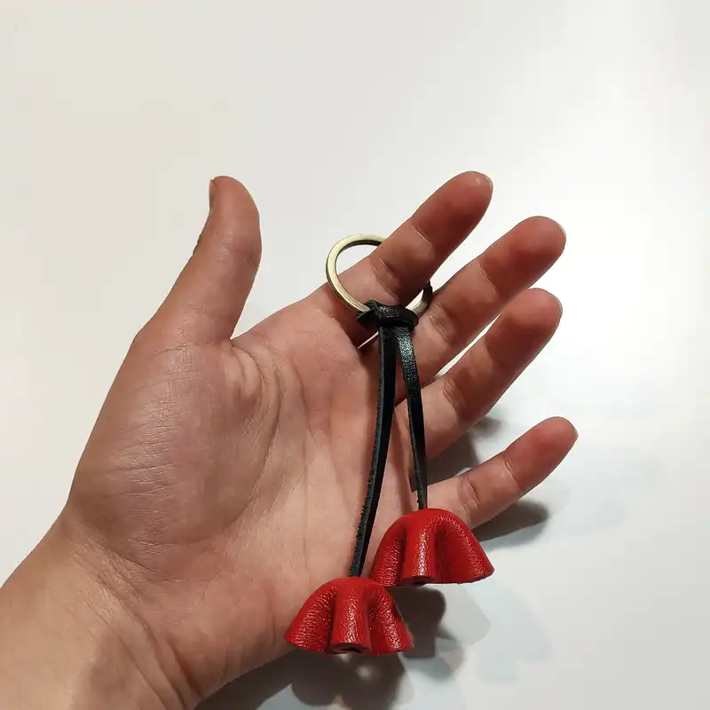 جاکلیدی چرمی مدل گل