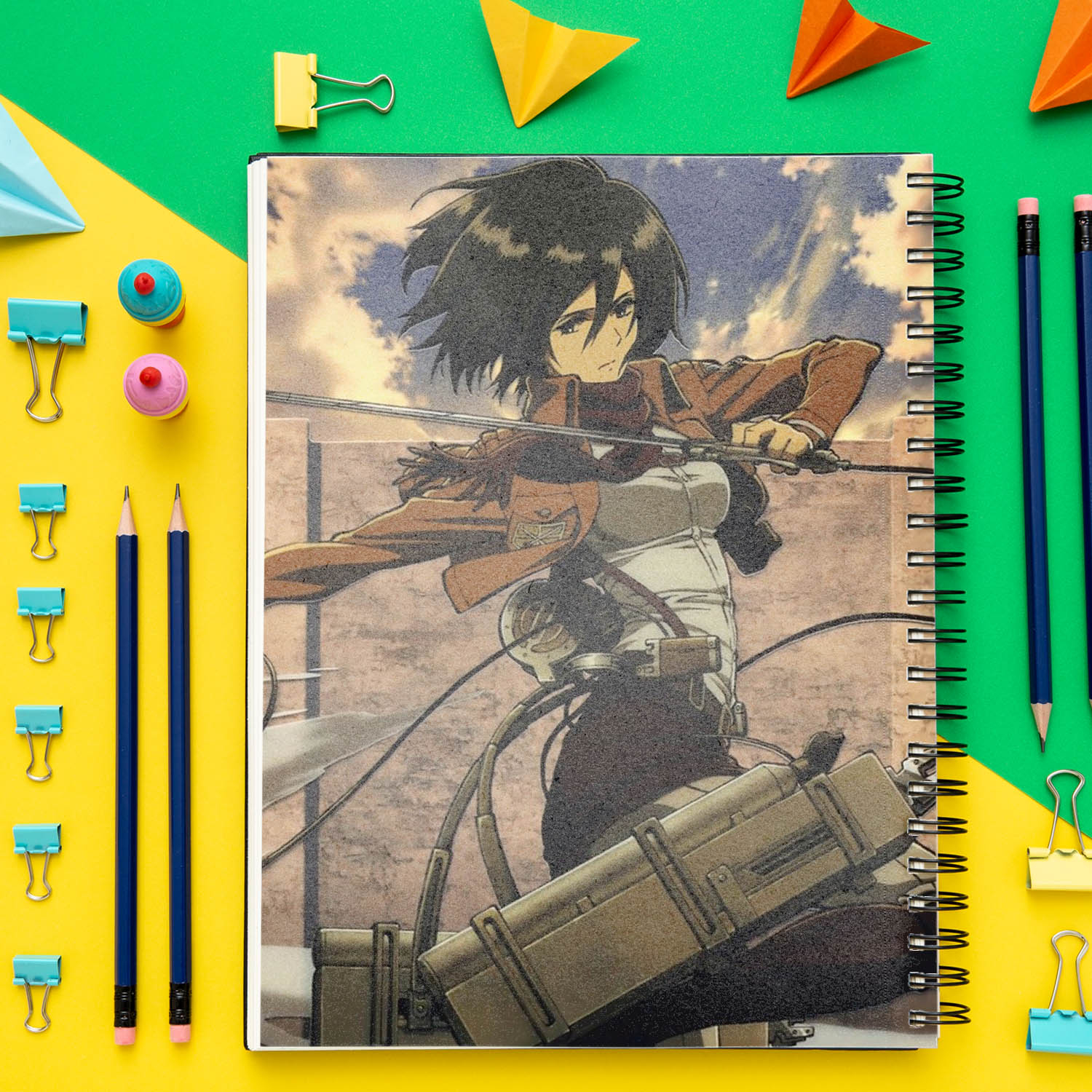 دفتر مشق باژیکان طرح انیمه اتک آن تایتان Attack On Titan کد 20211462 به همراه استیکر لپ تاپ مجموعه 14 عددی