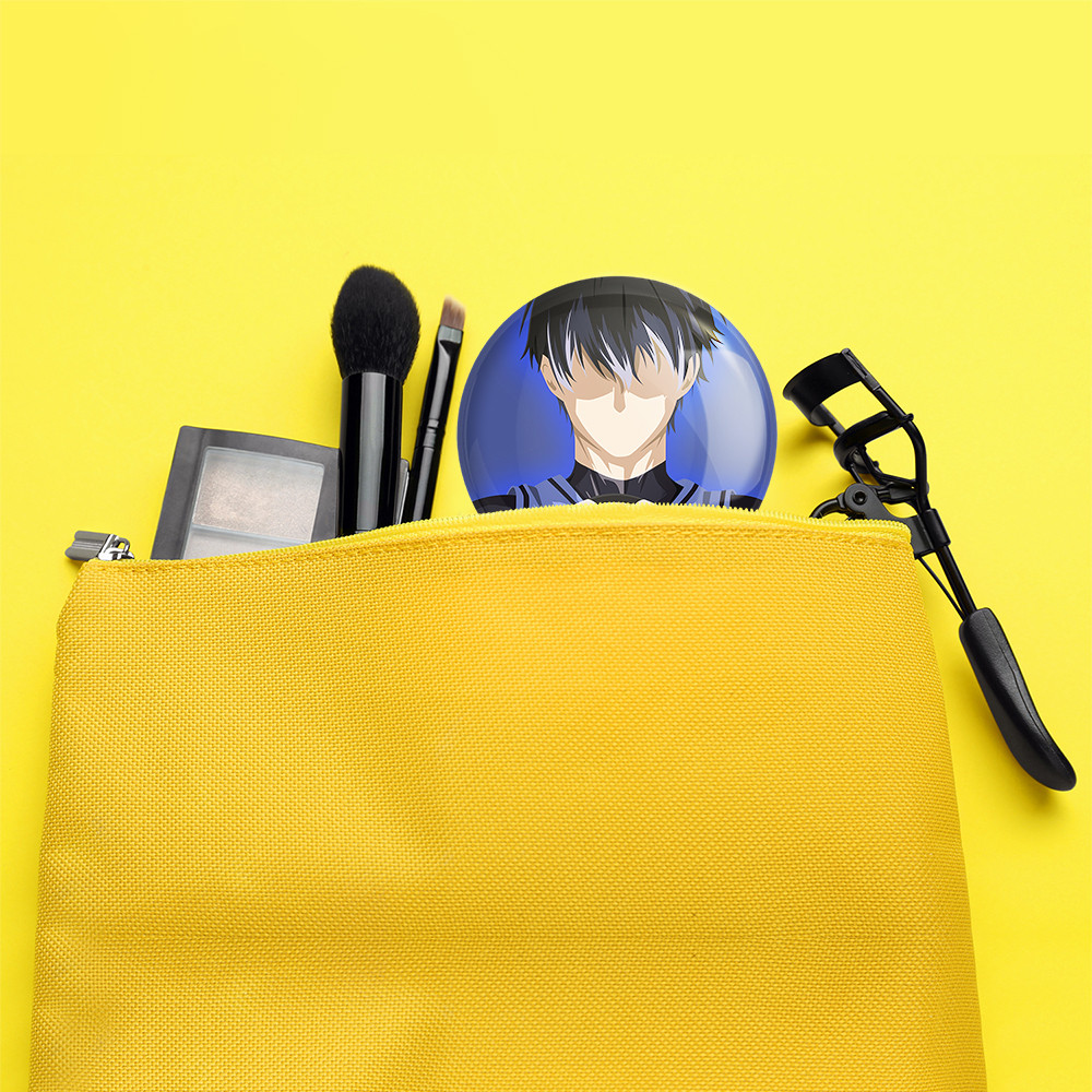 آینه جیبی خندالو مدل یویچی انیمه Blue Lock کد 24403