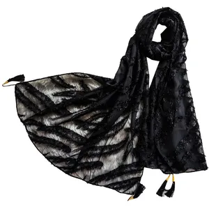 شال زنانه مدل یاخما شمشیری رنگ مشکی