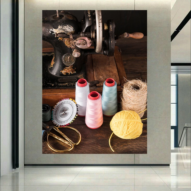  تابلو بوم طرح چرخ خیاطی مدل قیچی و نخ و سوزن کد PD130323