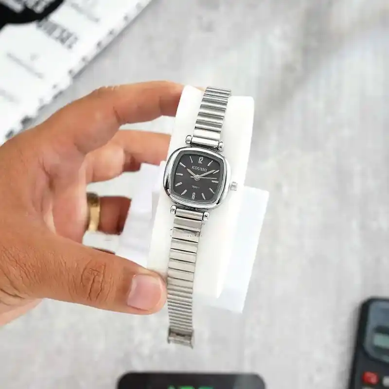 ساعت مچی عقربه ای زنانه مدل بند ریلی 08