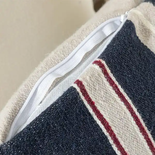 کاور کوسن انگلیش هوم مدل Philippa Dokuma