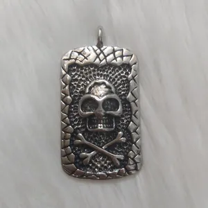 آویز گردنبند طرح اسکلت کد Skel121