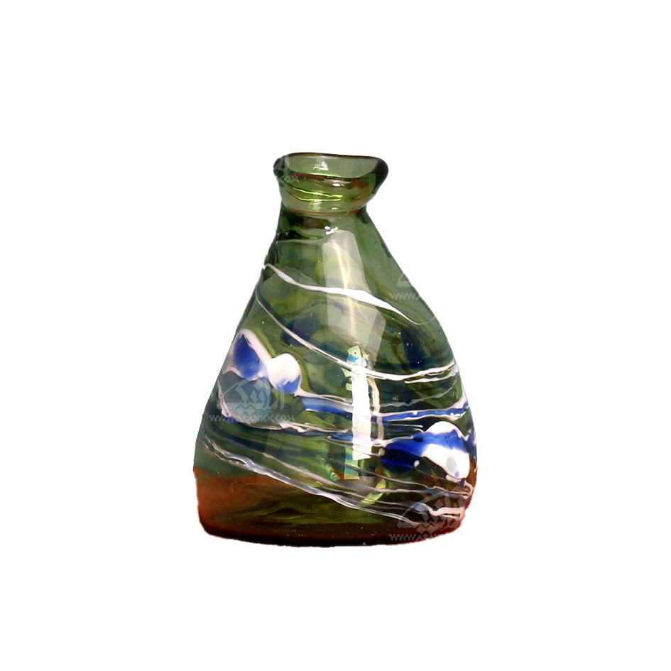 گلدان مینیاتوری شیشه گری با حرارت مستقیم‏ ‏ سبز‏ طرح ‏صنم‏ مدل 1015900034
