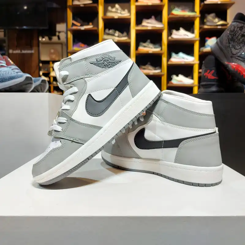 کفش بسکتبال مدل aj 1 grwhbk-126001021