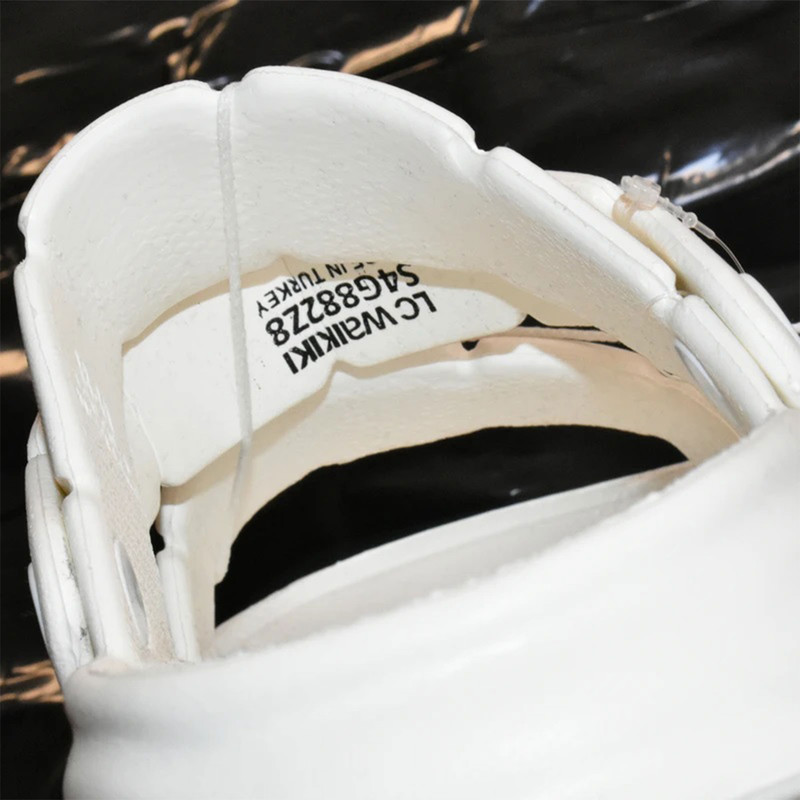 صندل زنانه ال سی وایکیکی مدل S4GMB82Z8