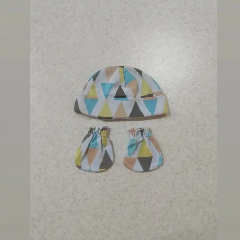 ست کلاه و دستکش نوزادی مدل MW2022 مجموعه 4 عددی