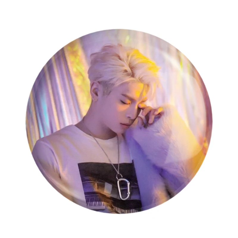 مگنت خندالو مدل جونگهیون گروه شاینی Shinee  کد 21359