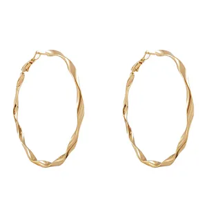 گوشواره زنانه ژوپینگ مدل حلقه ای کد XP1080