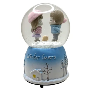 گوی موزیکال مدل Winter Lovers کد KB84873-1