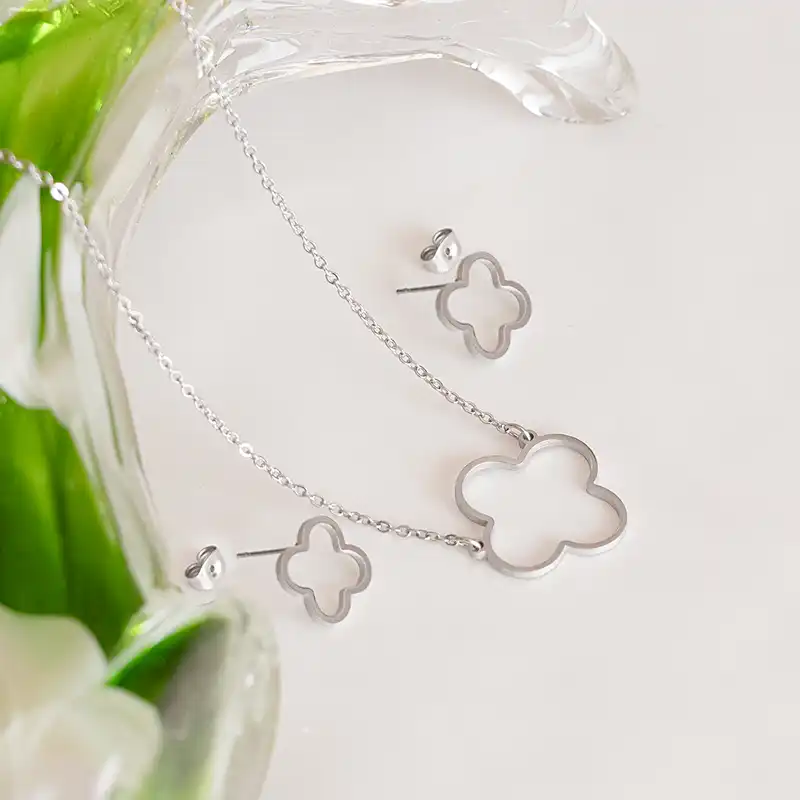 نیم ست زنانه مدل گل چهار پر کد tdn386