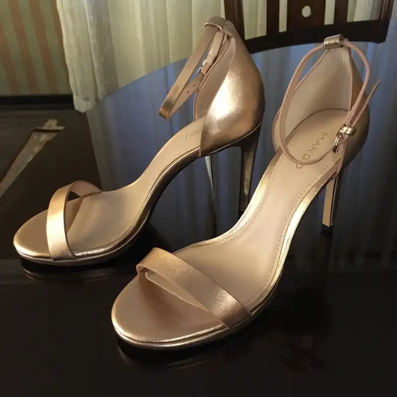 صندل زنانه مانگو مدل 139856