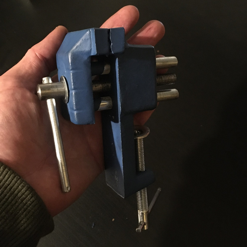 گیره بغل میزی مدل h050