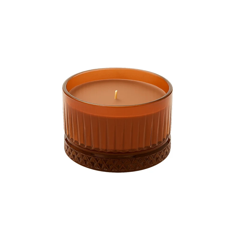 شمع لیوانی معطر انگلیش هوم مدل کارامل با رایحه چوب صندل، اسطوخدوس، رز، چوب زمان اتمام 20 ساعت