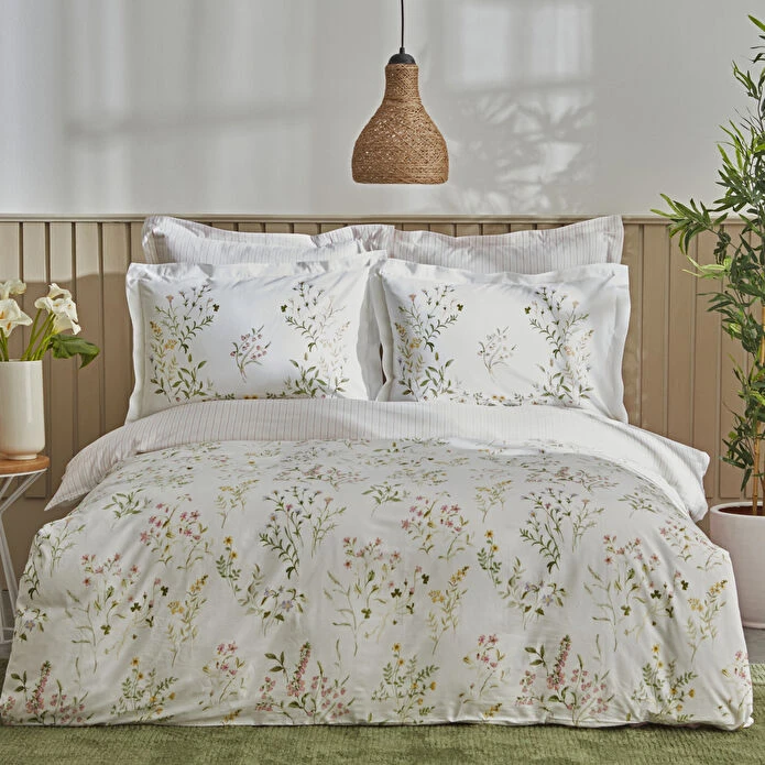 سرویس روتختی 2 نفر 4 تکه کاراجا هوم مدل Sera 