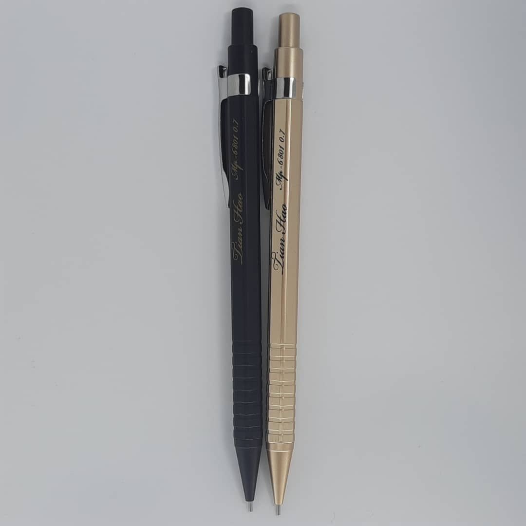 مداد نوکی 0.7 میلی متری کد6801 بسته 2 عددی