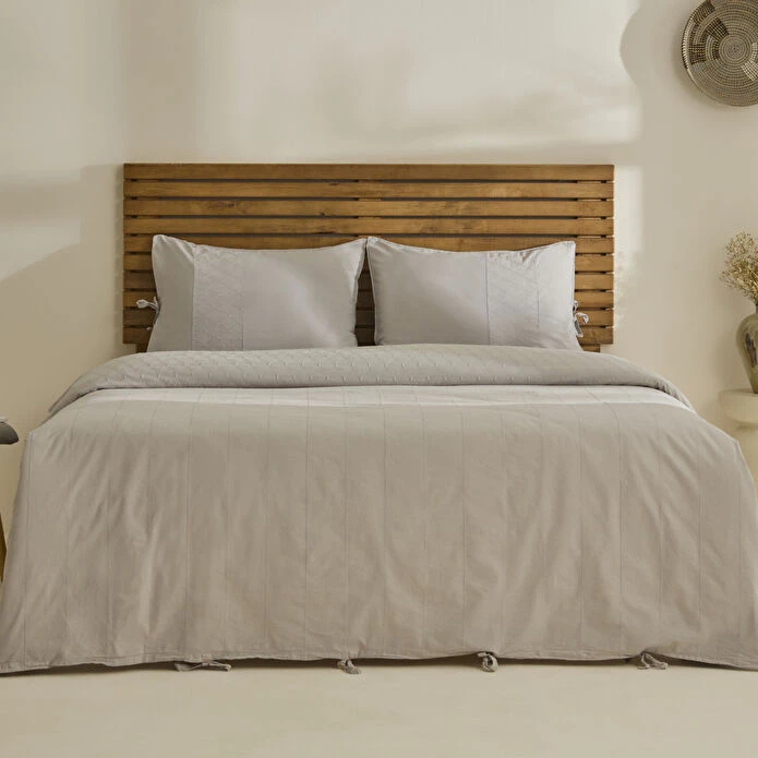 سرویس روتختی 2 نفر 4 تکه کاراجا هوم مدل Carmine