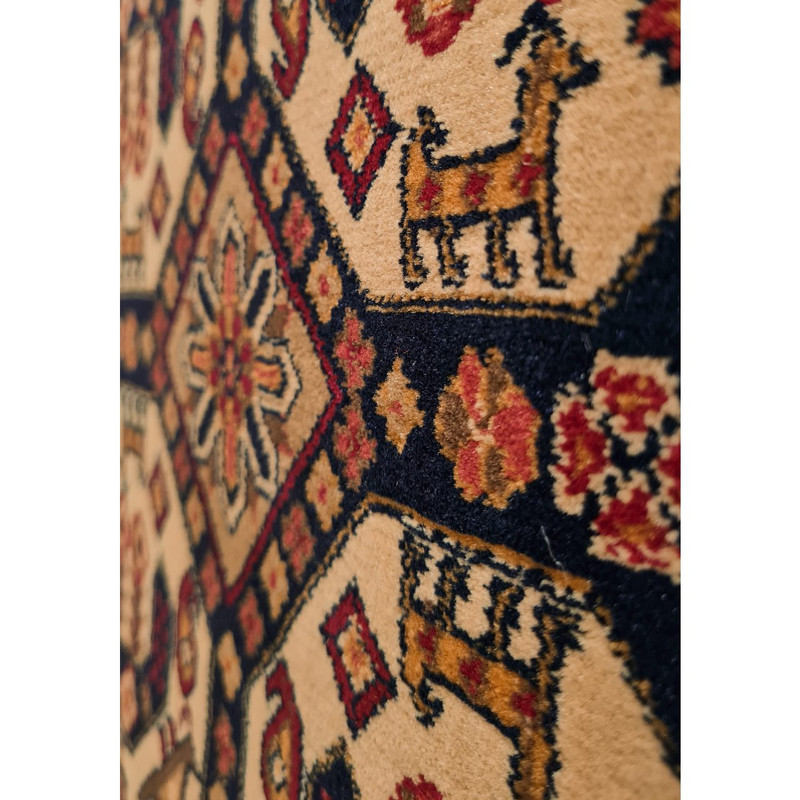 گبه ماشینی افرند مدل R/806 زمینه لاکی گبه ماشینی افرند مدل R/806 زمینه لاکی