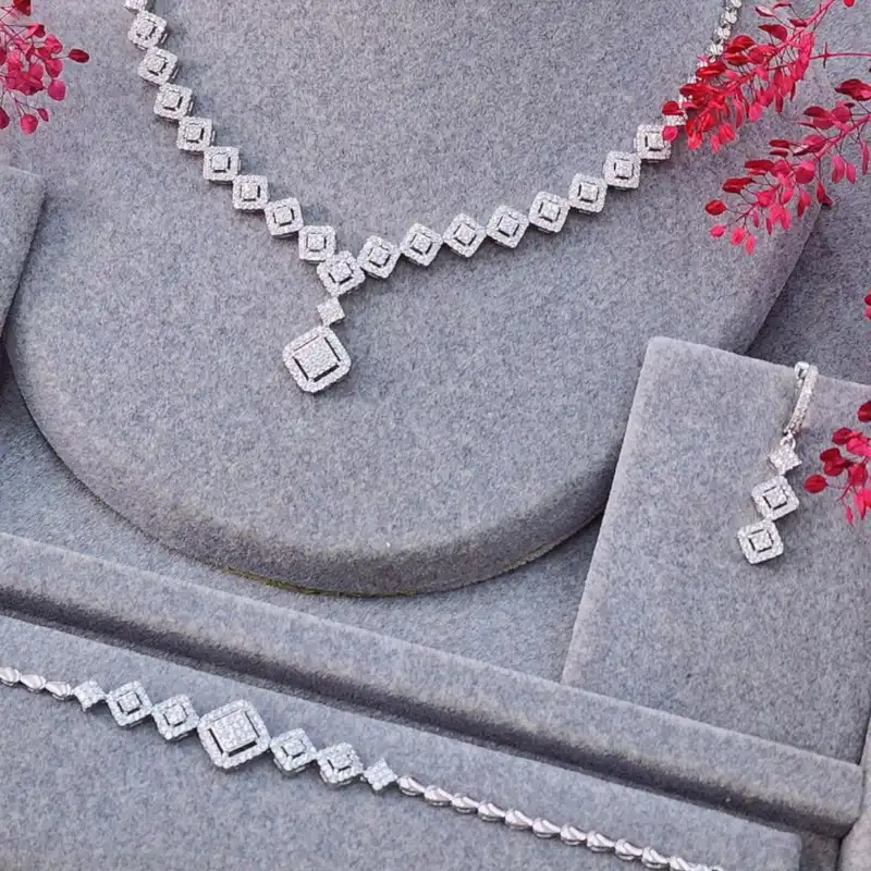 نیم ست نقره زنانه مدل امرالدکات مربع ساچ 0186