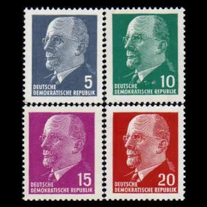 تمبر یادگاری مدل خارجی مجموعه 4 عددی 